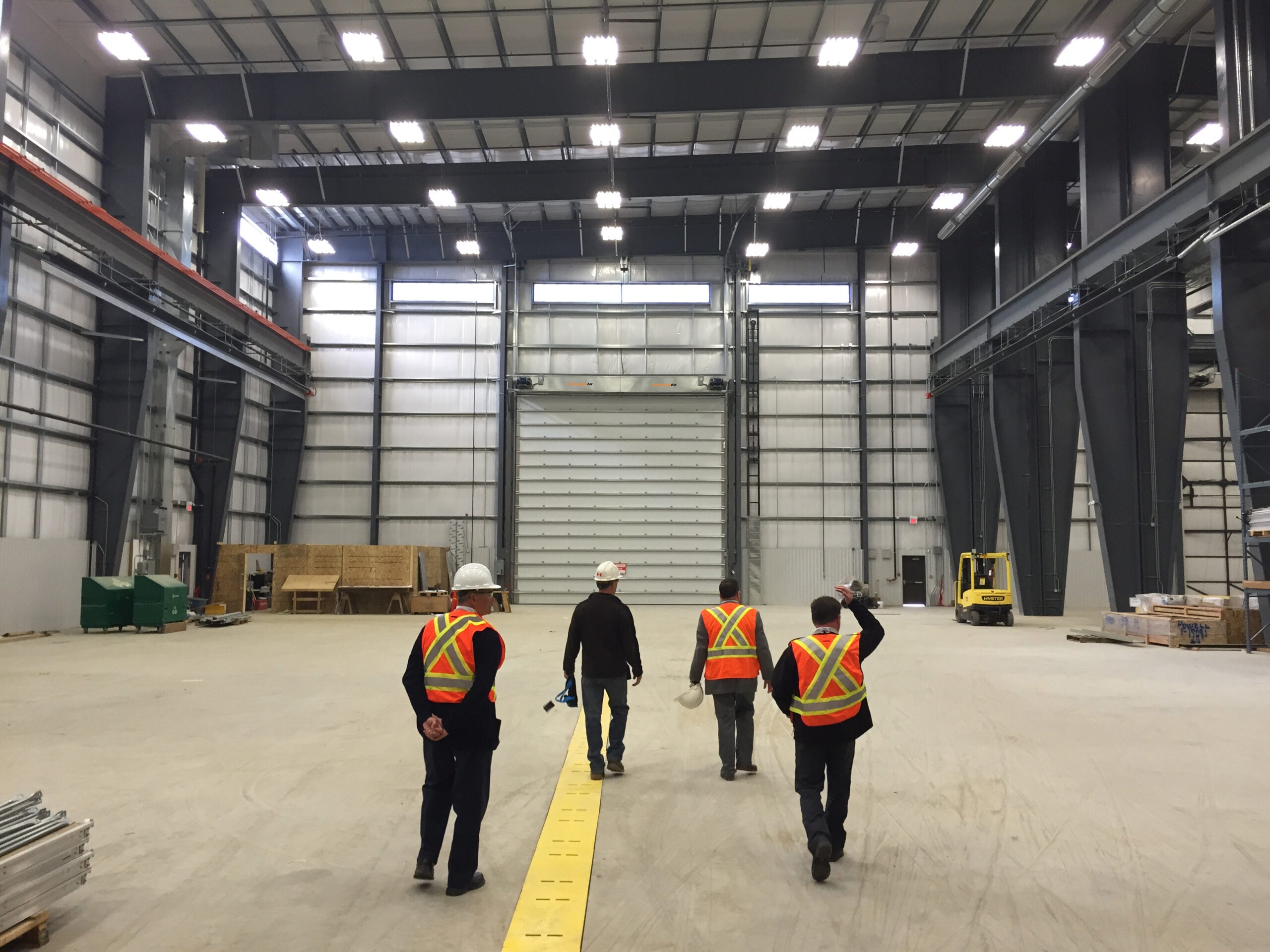 2-Stage Wet/Outdoor Tube: Powder Coat Burner House + Alum'd Tube/Reflector; 200/140 MBH